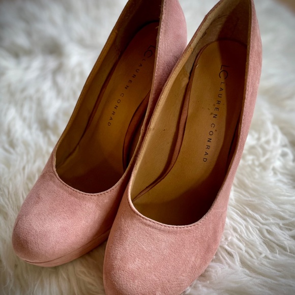 Ladies Pumps - Picture 2 of 3